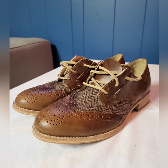 Caterpillar Shoes - Caterpillar CAT Leather Loafers With Tweed Size 9 Never Worn